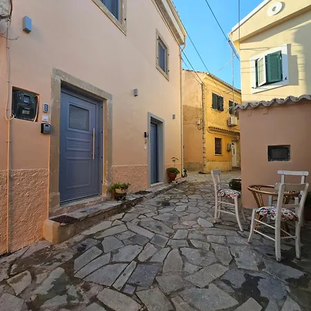 Julia's Village Apartment *